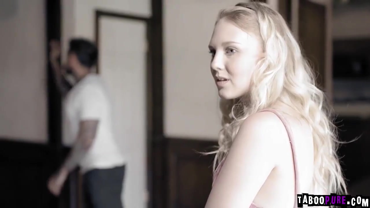 Hot Guy Fucks Lily Riders Face As He Lays Her Down On T