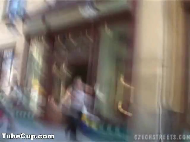 CZECH STREETS - VERONIKA BLOWS DICK FOR CASH