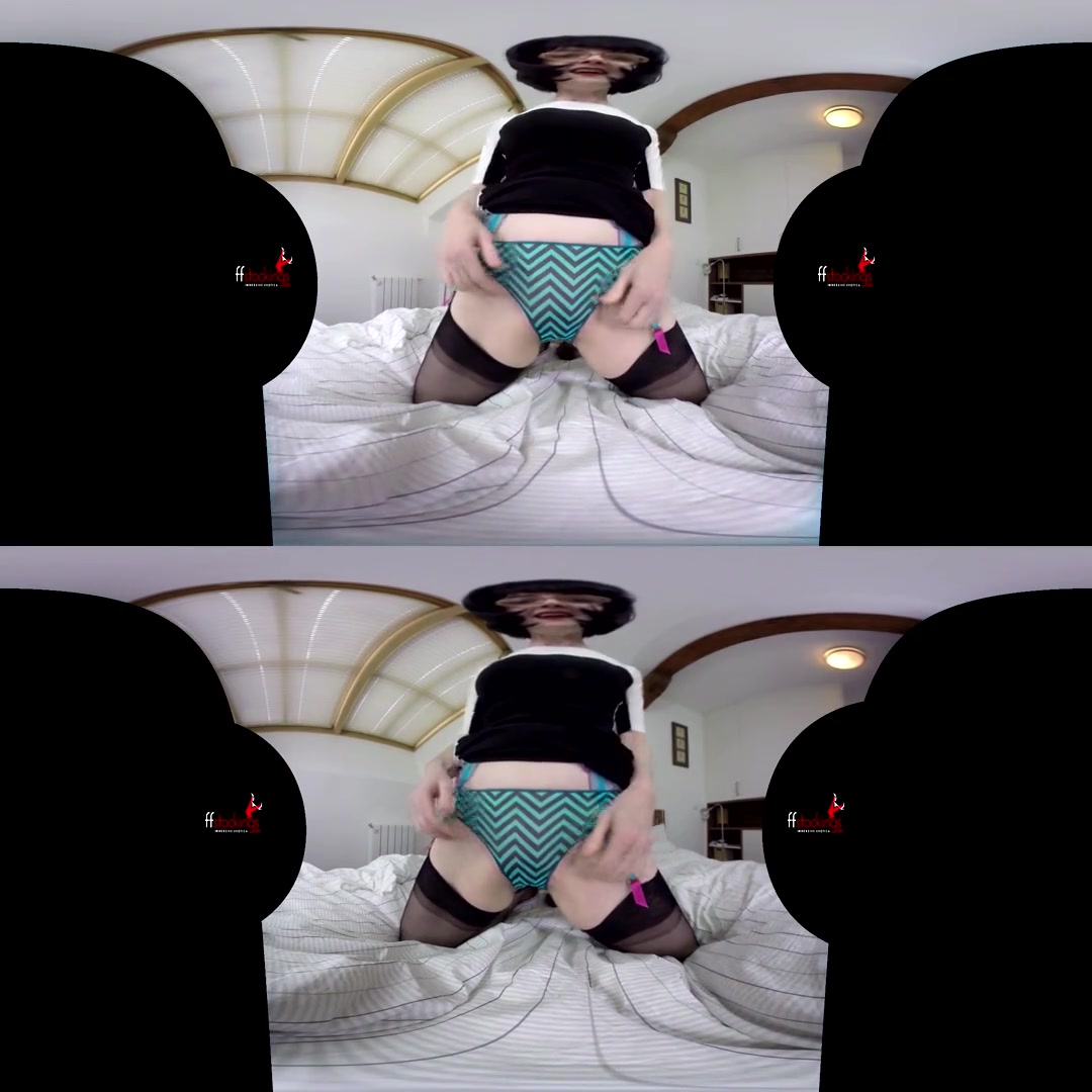 Naughty Julia in Smokin Hot Panties in Virtual Reality - FFStockings