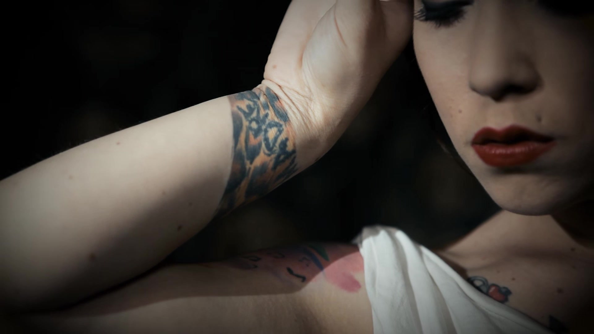 Tattoo 2 - Foxy Sanie - TheLifeErotic