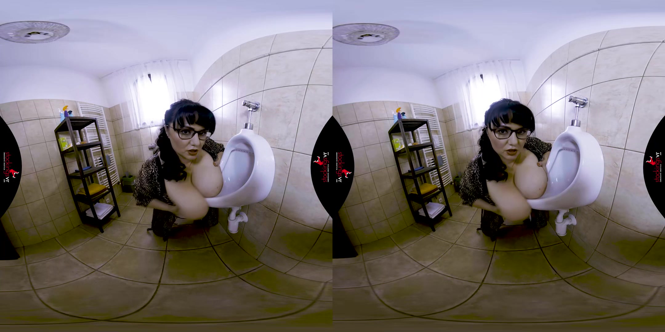 Pissing starring Mistress Sarah