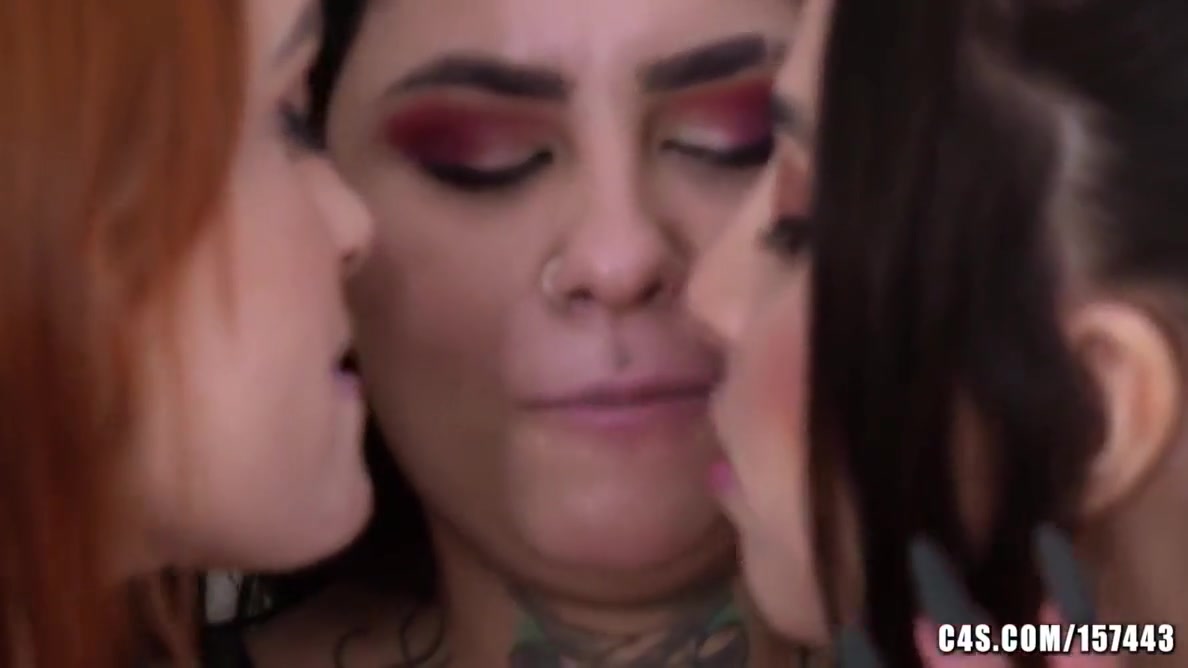 Most Bizarre Tongue Kissing With 3 Girls