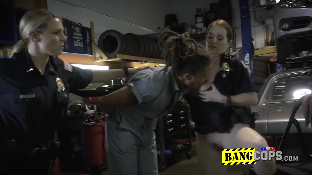 Mechanic Shop Owner Is Caught Milf Cops Running A Chop