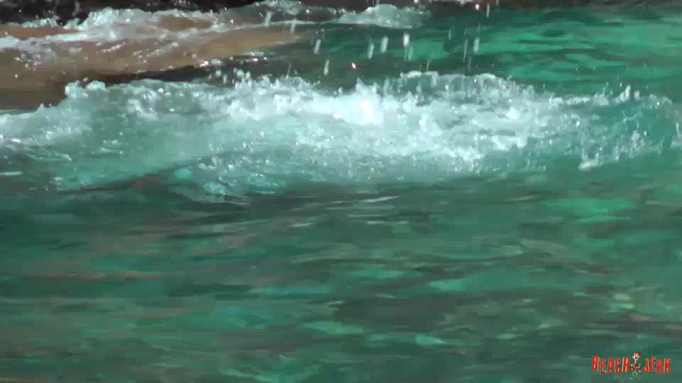 Big boobed snorkel - BeachJerk