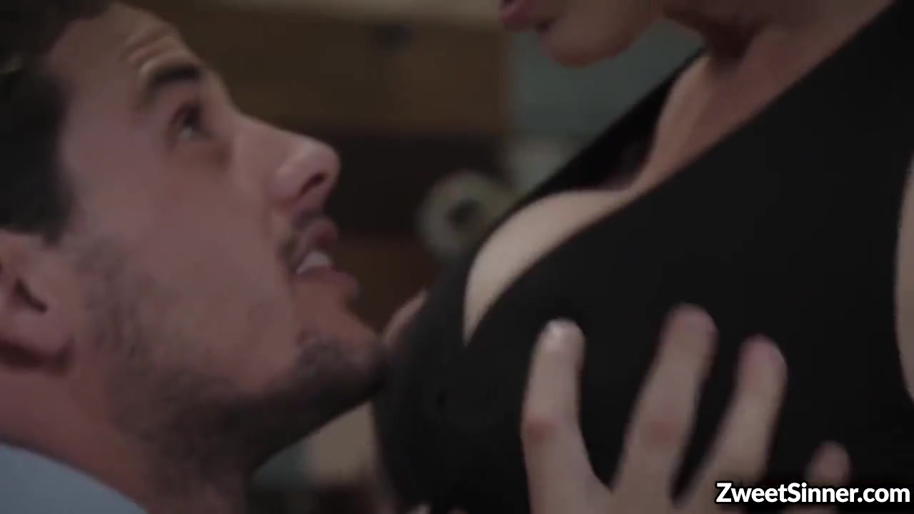 Hot Boyfriend Fucks With Girlfriends Seductive Step mom