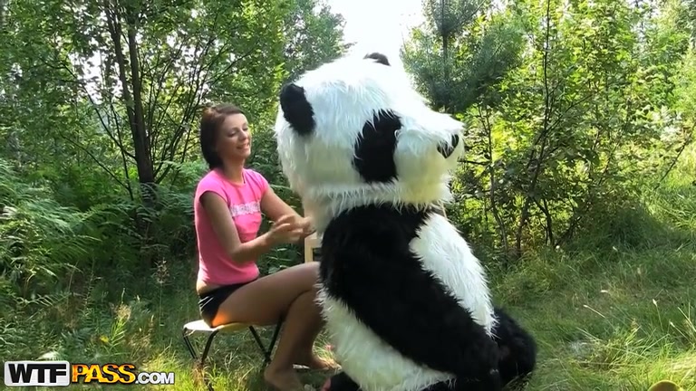 Wild and fun fucking for a very seductive artist
