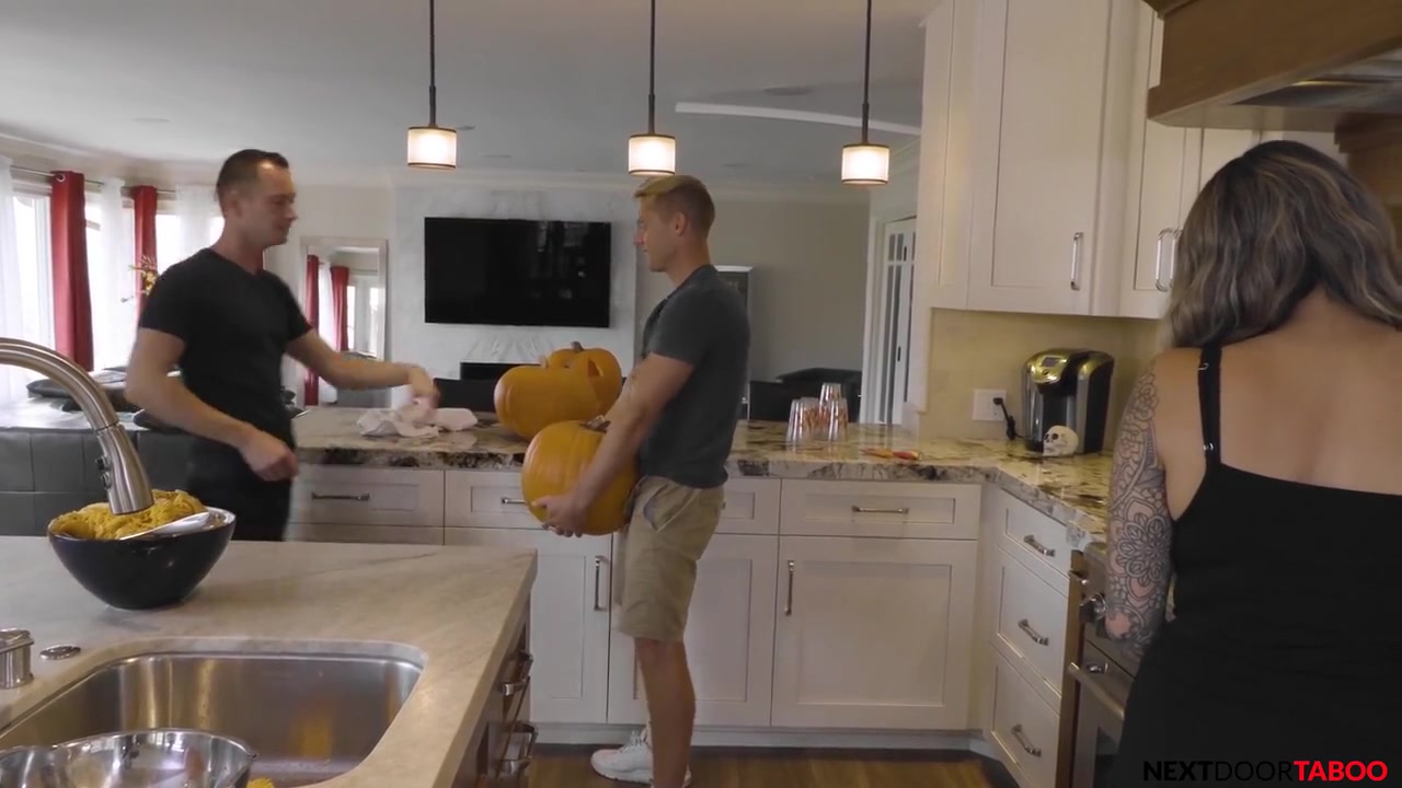 Wicked Dance In A Creepy Pumpkin - Trevor Ridge And Justin Matthews