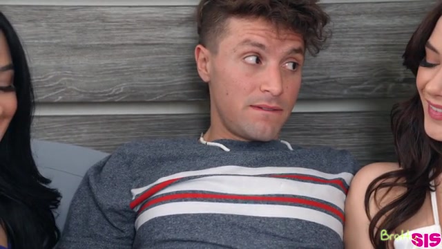 Sharing Stepbros Bed - S32:E4 - Brattysis