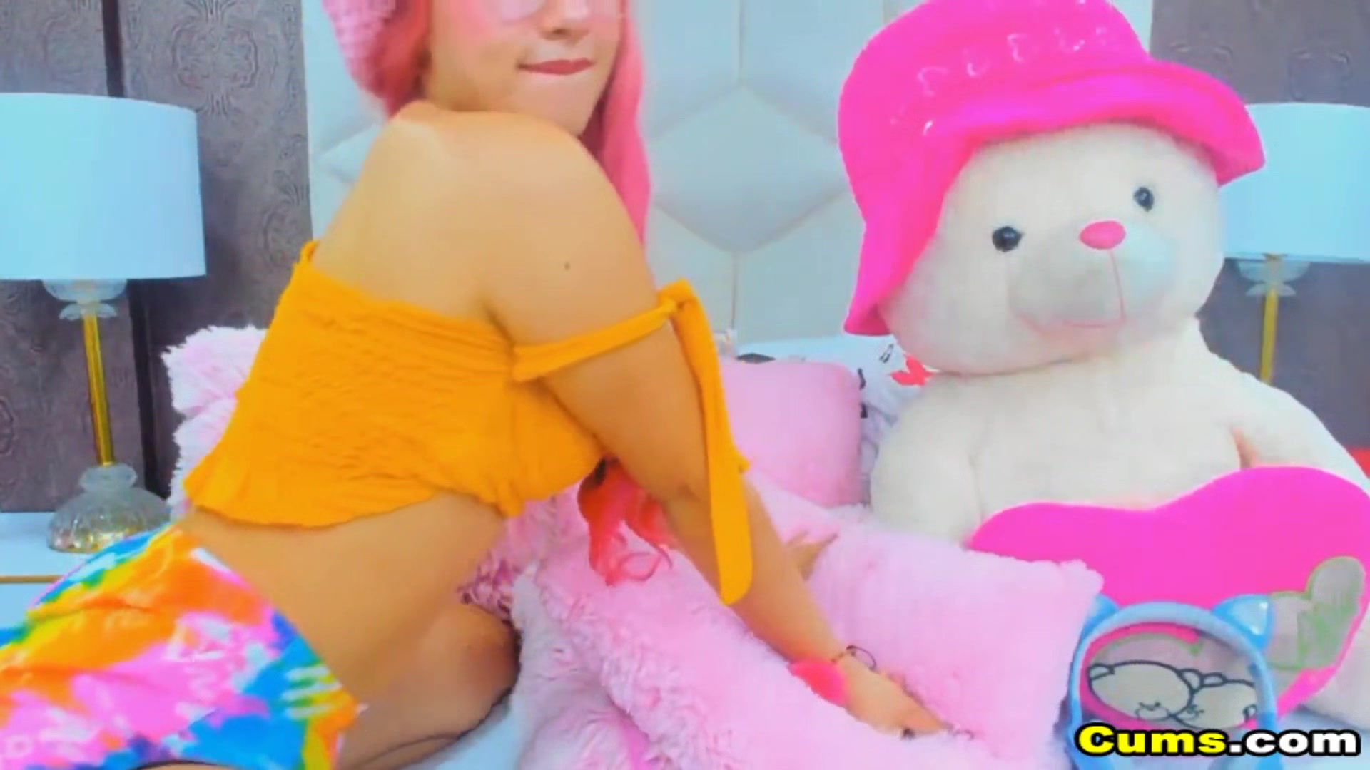 Cute Babe Sucking Her Big Toy