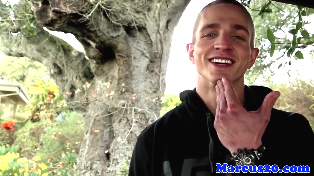 Cut Muscular Jock Jerking Himself Off In The Gym And Cant Get