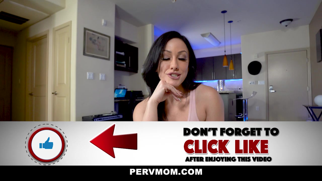 Jennifer White in Stepmom Pussy Or Bust - Pervmom