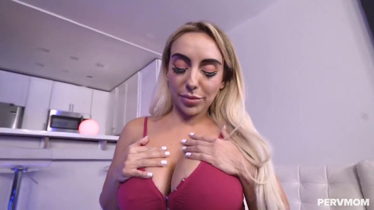 PervMom - Kylie Kingston - Spruce Up