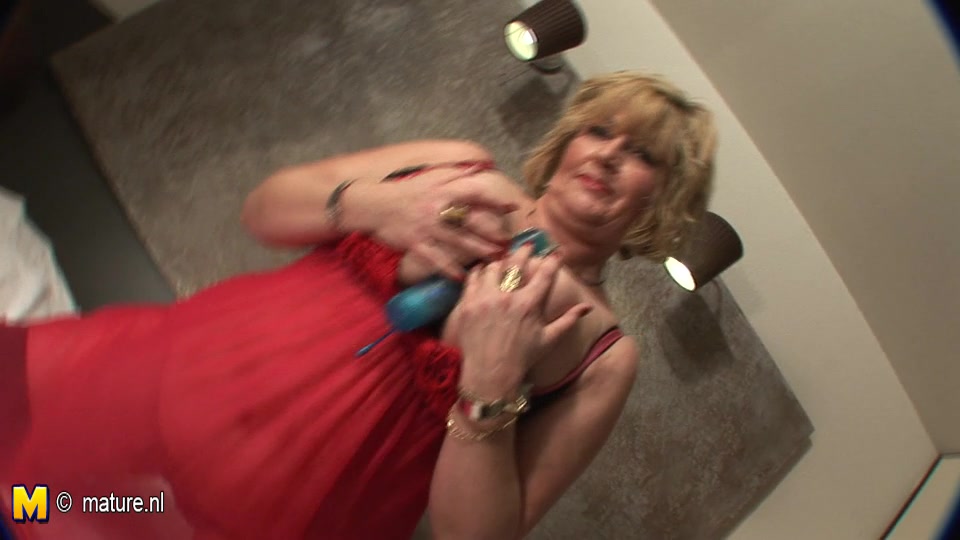 Big Monieka Gets Very Wet While Masturbating - MatureNL