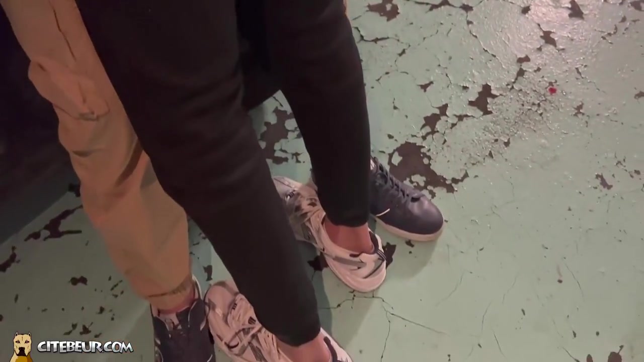 Show Me How Parisians Suck Cock