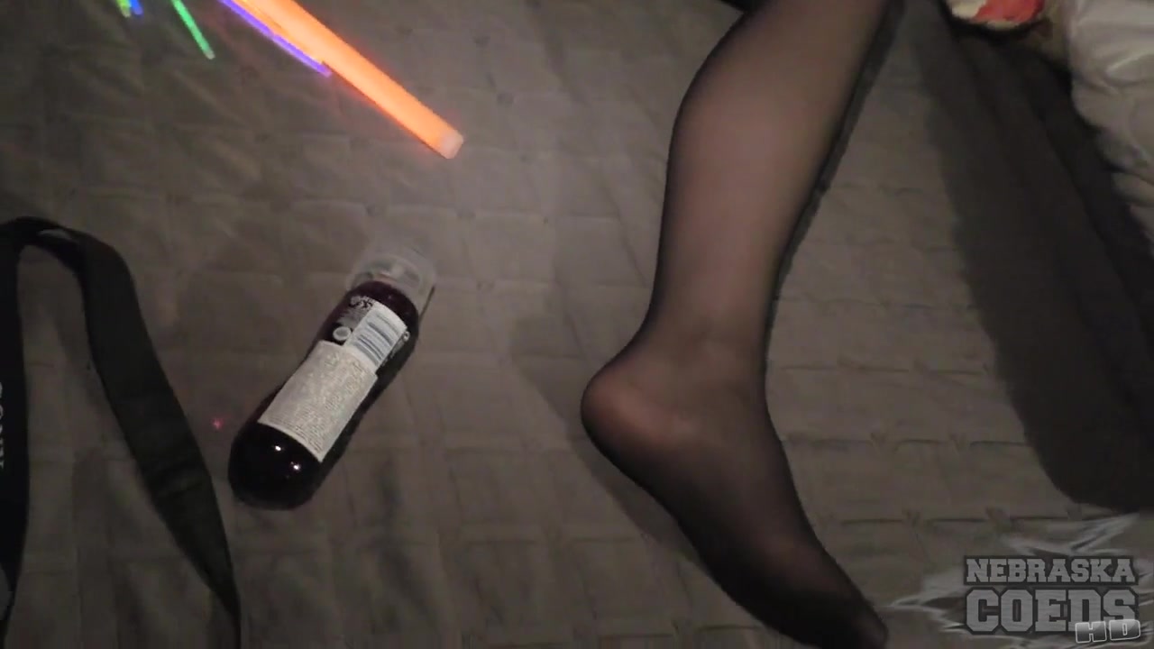 Hot Eurocoed Mira Glowstick Masturbation And Gaping - NebraskaCoeds