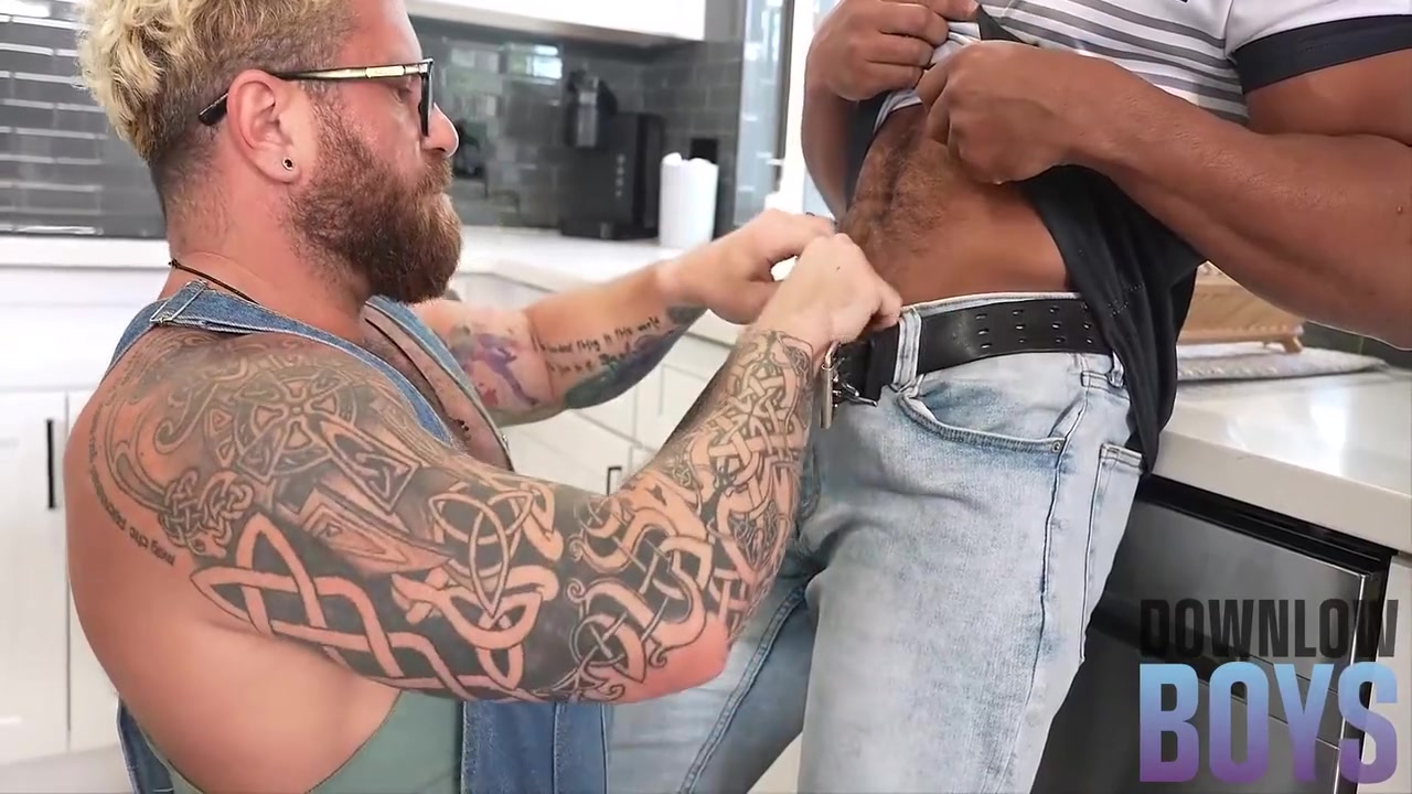 Riley Mitchel And Tony Genius In Downlowboys - Plumber Come To Fix Jocks Pipes & Gets Fucked 10 Min