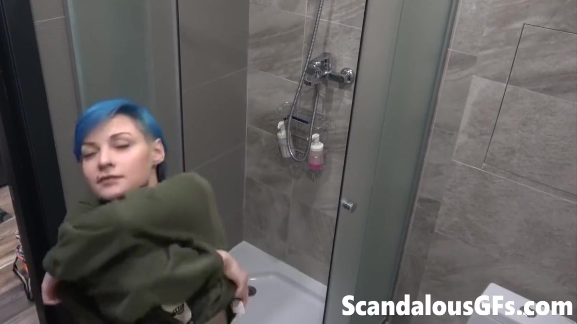 My Insanely Hot Nude Girlfriend Bathing