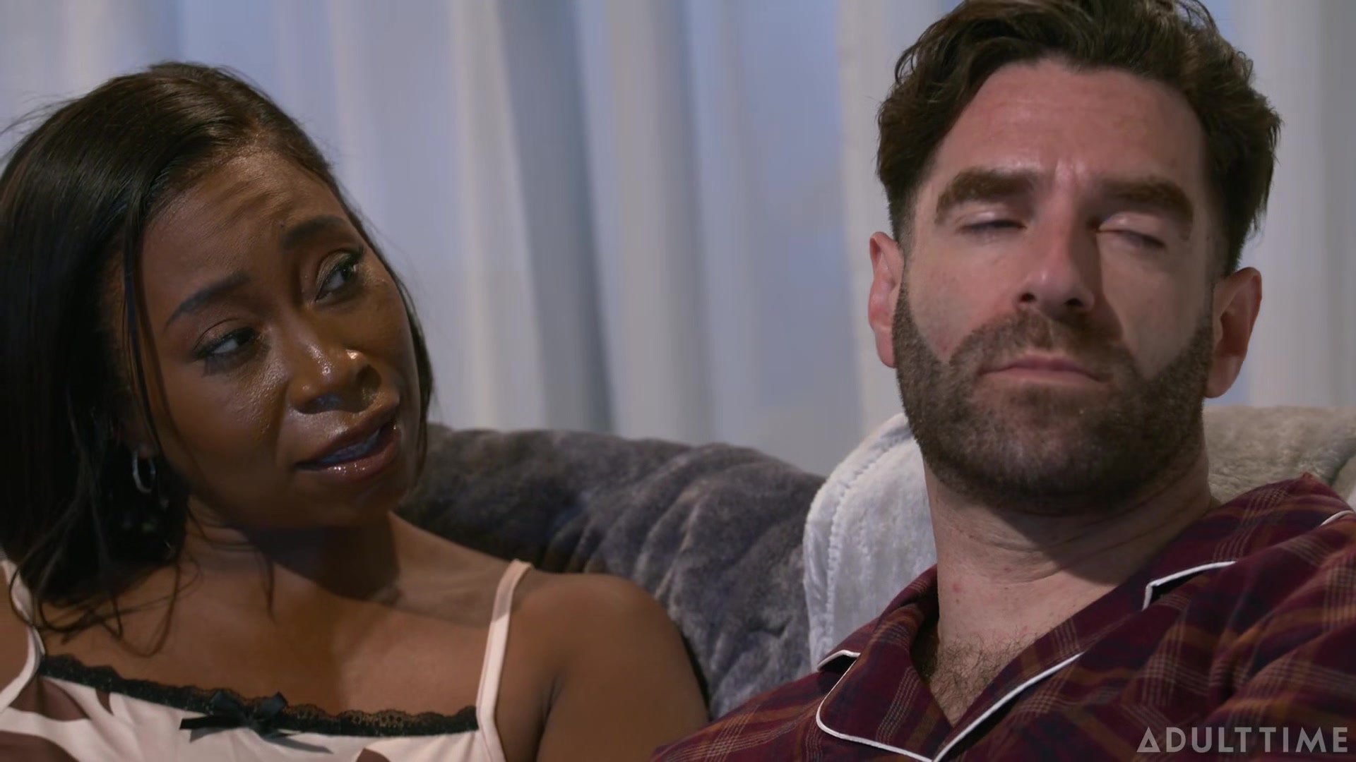 Stepdaddy's Girl - Stepmama Mustn't Catch Us