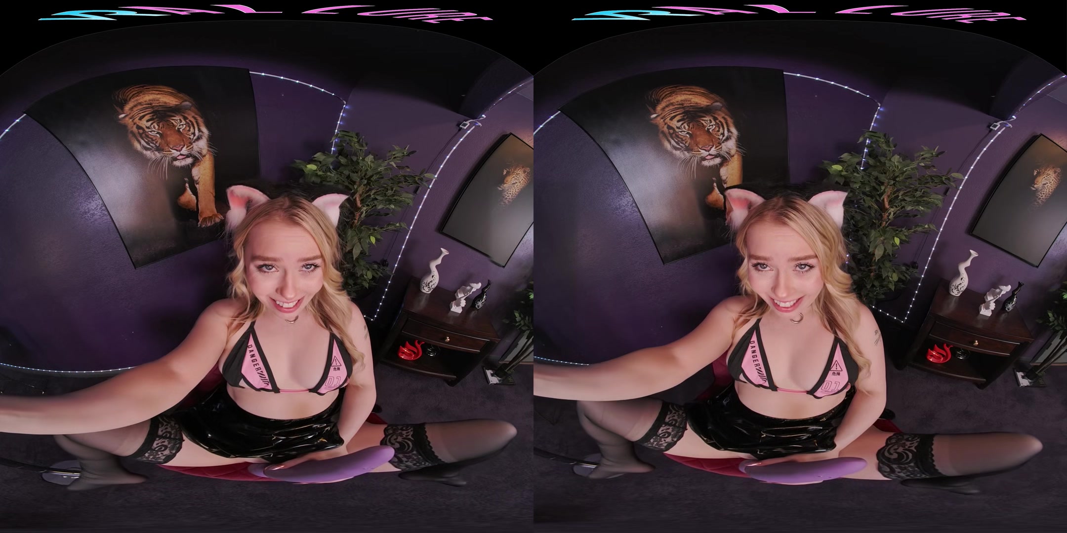 Haley Spades plays with her pussy in VR