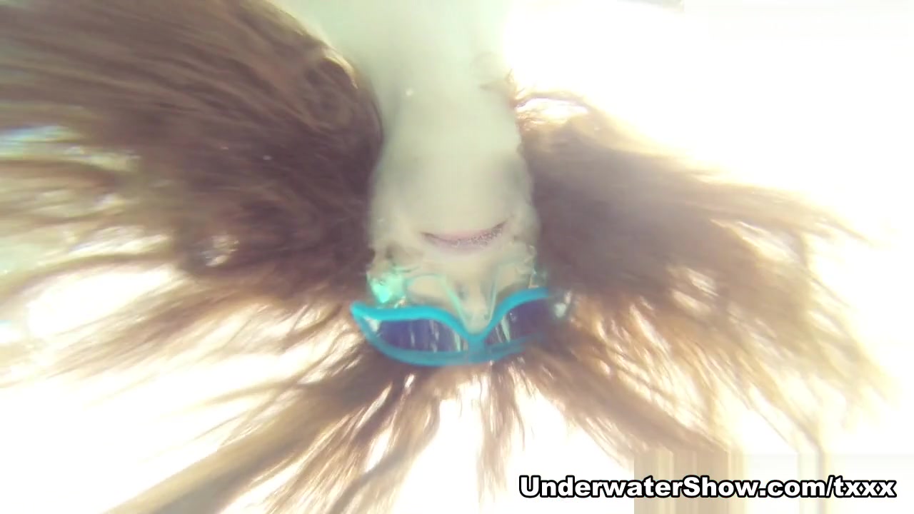 Serene Emi Video - UnderwaterShow
