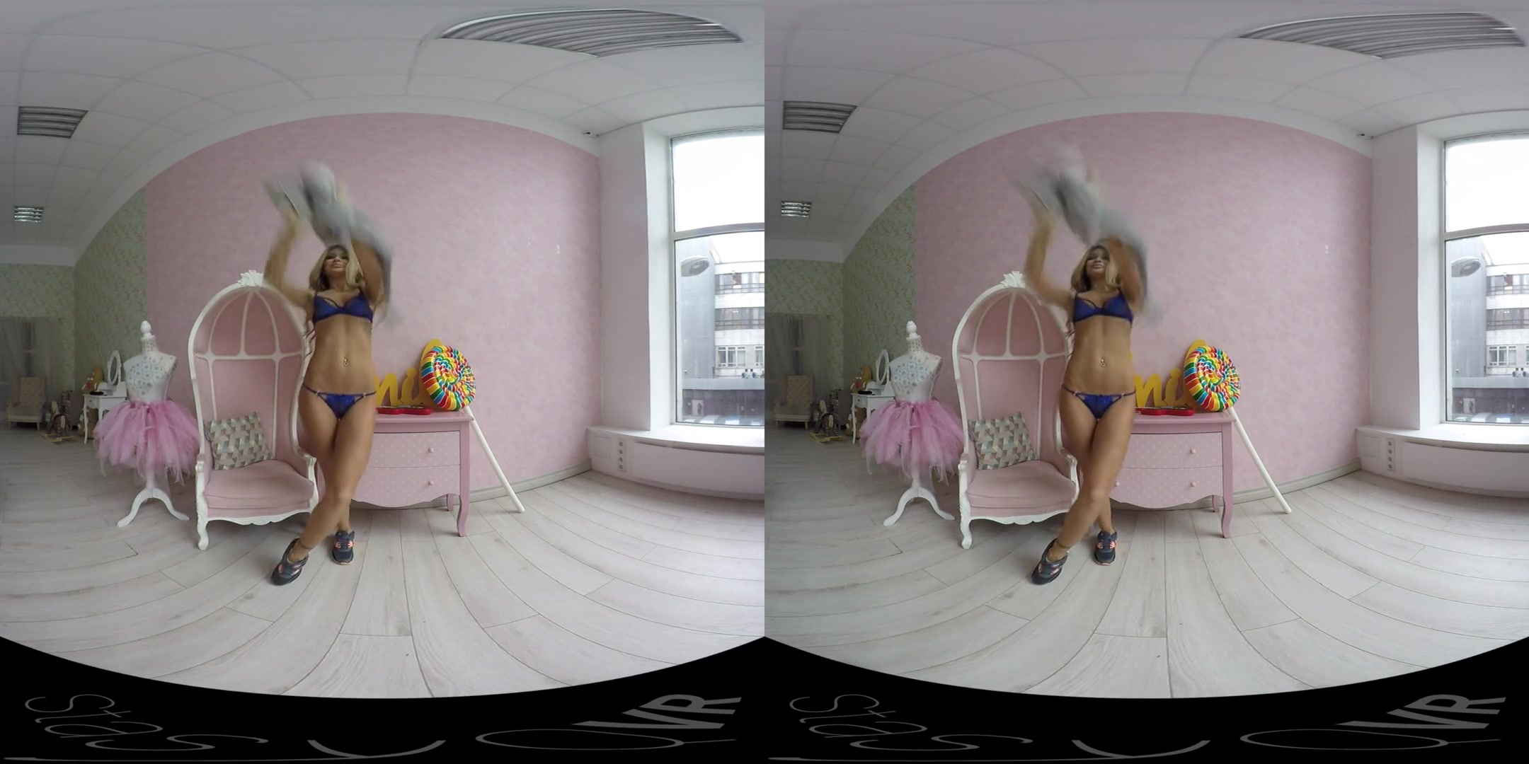 Fit Babe Stasy's Sexy Shower - StasyQVR