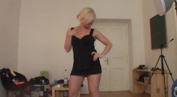 Gorgeous czech Simona does lapdance with hot strip