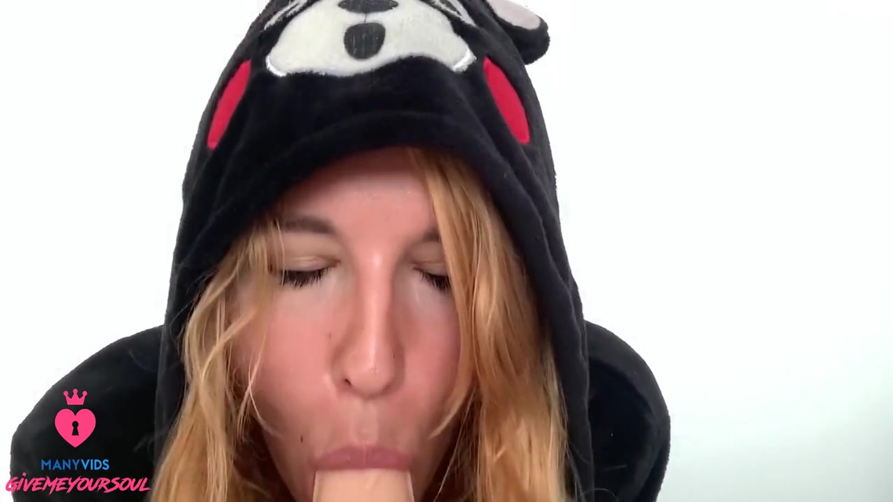 Baby Doll - Pleasung Her Wet Pussy