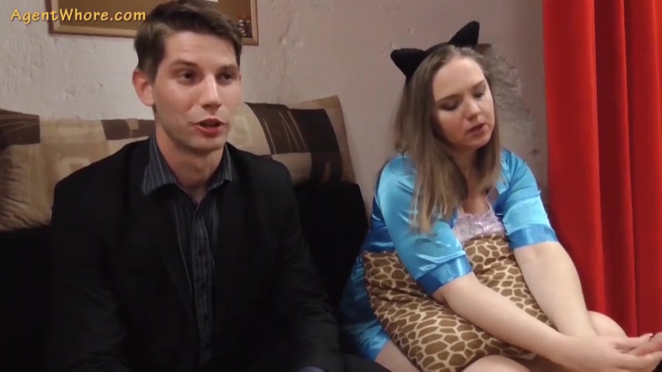 Youngie and a curvy agentwhore