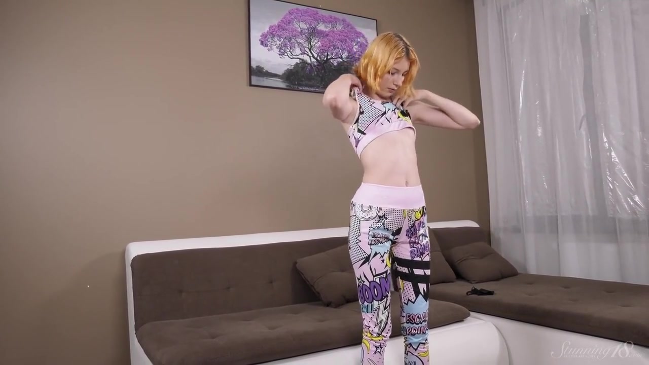 Young All Natural Lissa Fox Uses Her Fingers To Pleasure Herself!