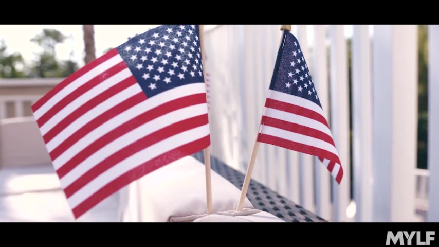 Independence Day Stepmom Dick Down - MYLF