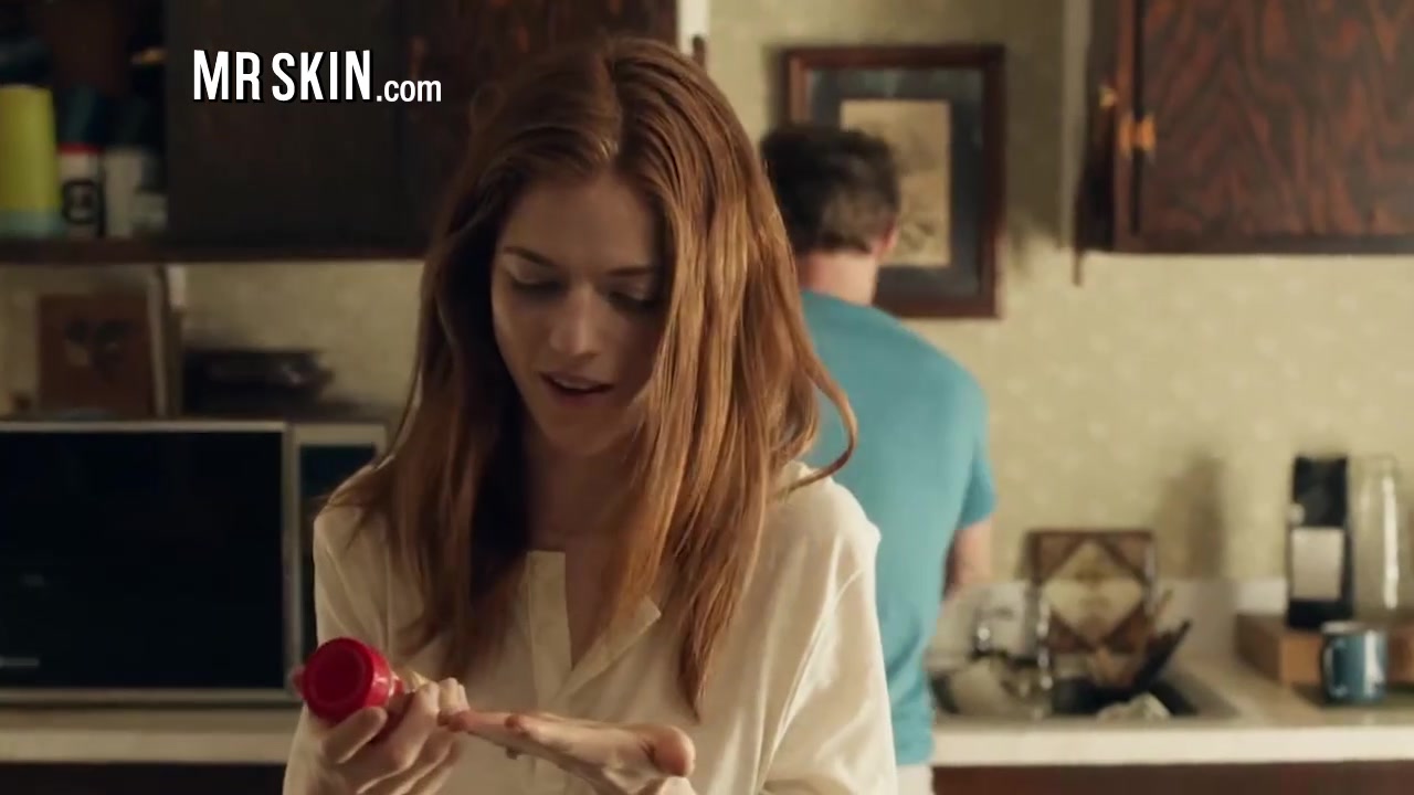 Game of Thrones' Rose Leslie Bares Her Blooms in Honeymoon - Mr.Skin
