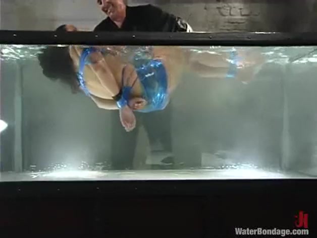 Nadia Styles in Waterbondage Video