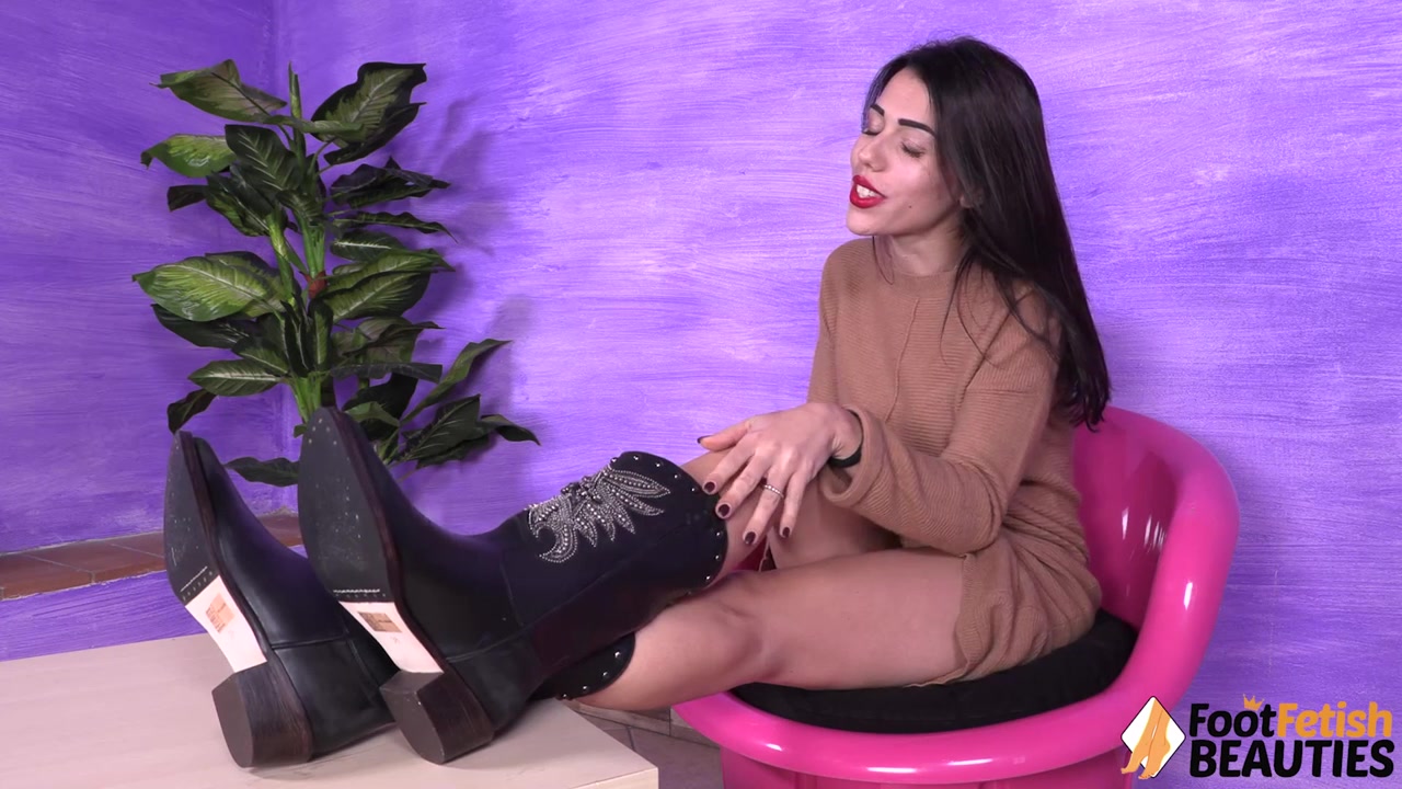 Stunning brunette Petra shows off her Camperos boots
