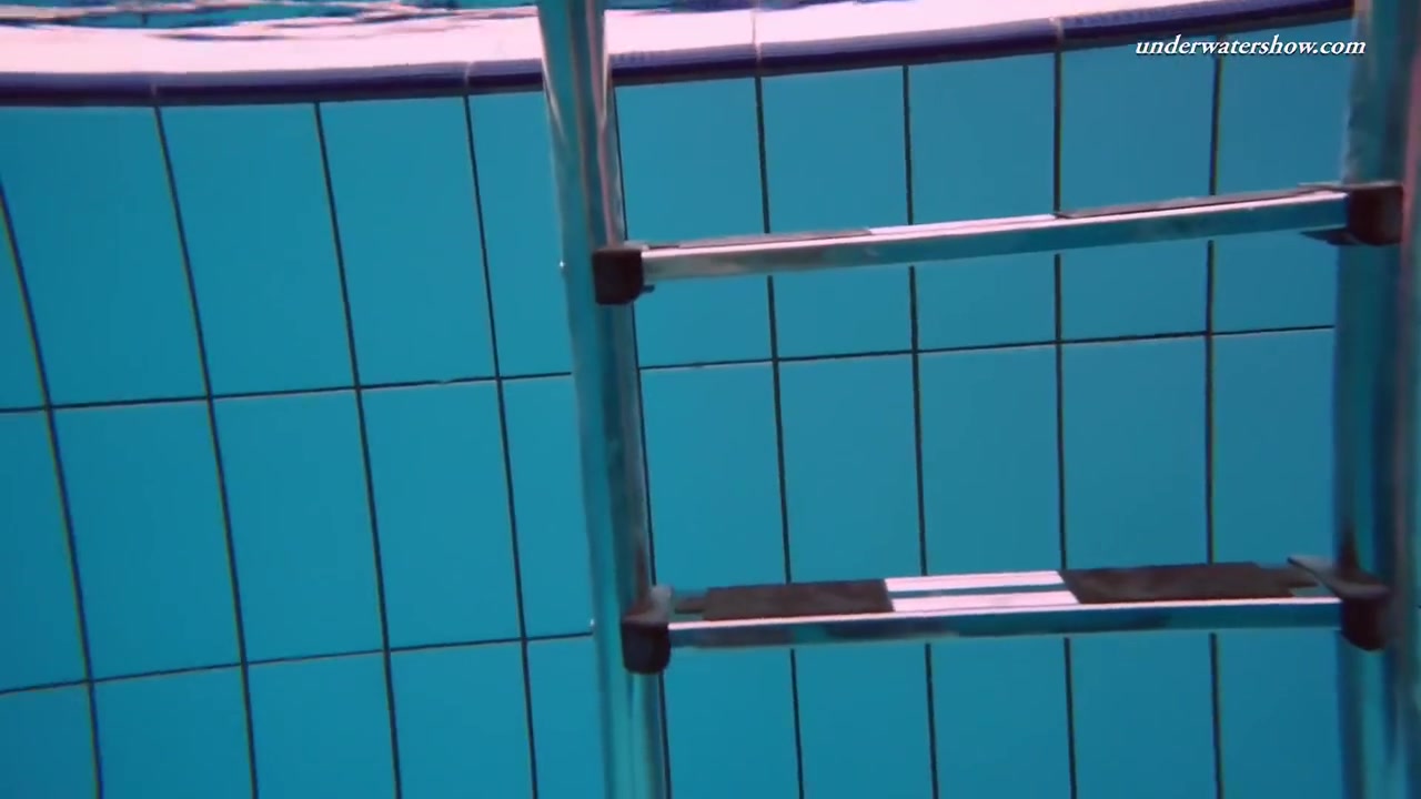 Swimsuit Babe Liza Bubarek Stripping Underwater