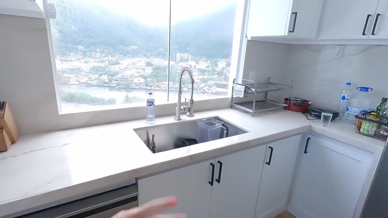 Luxury In Brazil !!! Hot Real Estate Agent With Squirting Pussy Gets 5