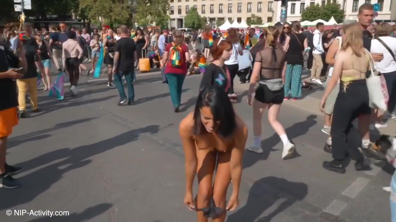 Nude In Public Video Girl Strips Naked And Takes A Walk Thr