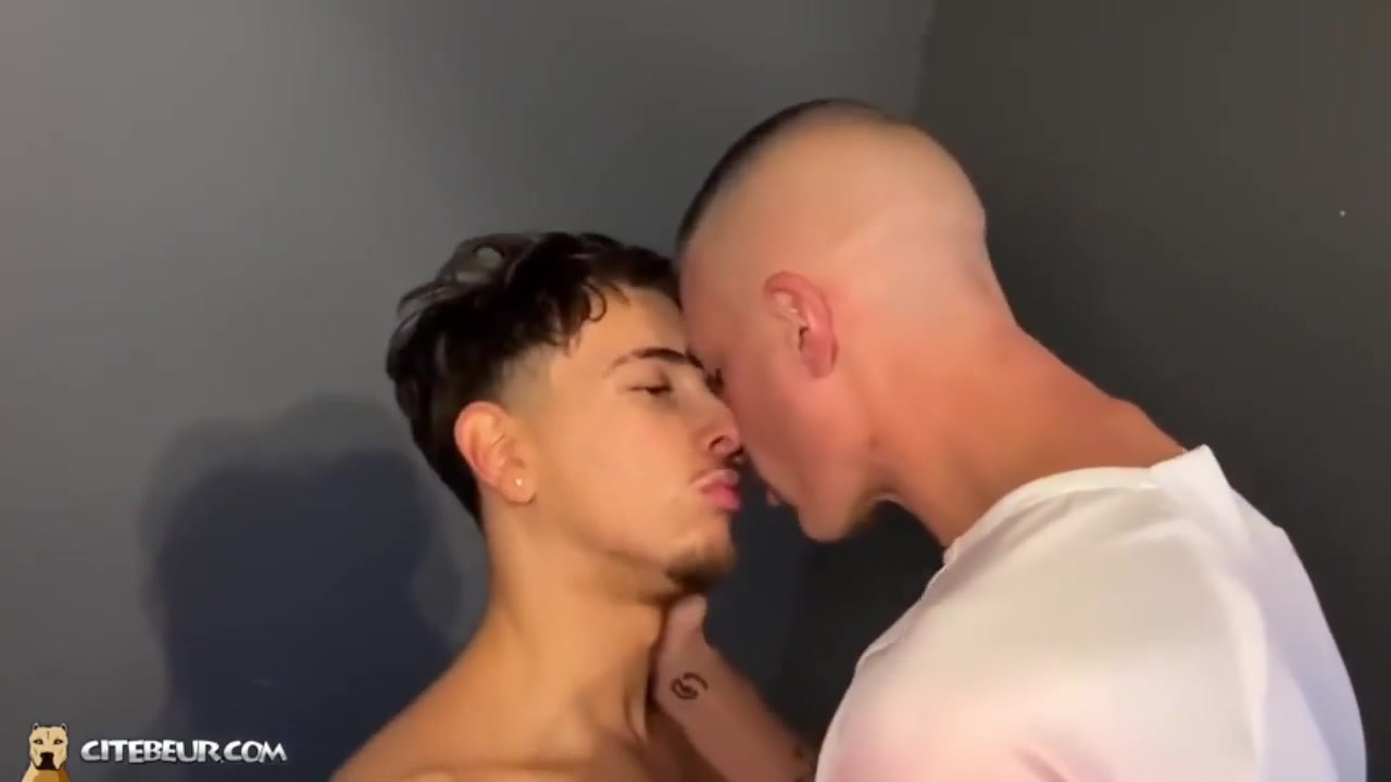 Encontro Mitico De 2 Argelinos Em Paris