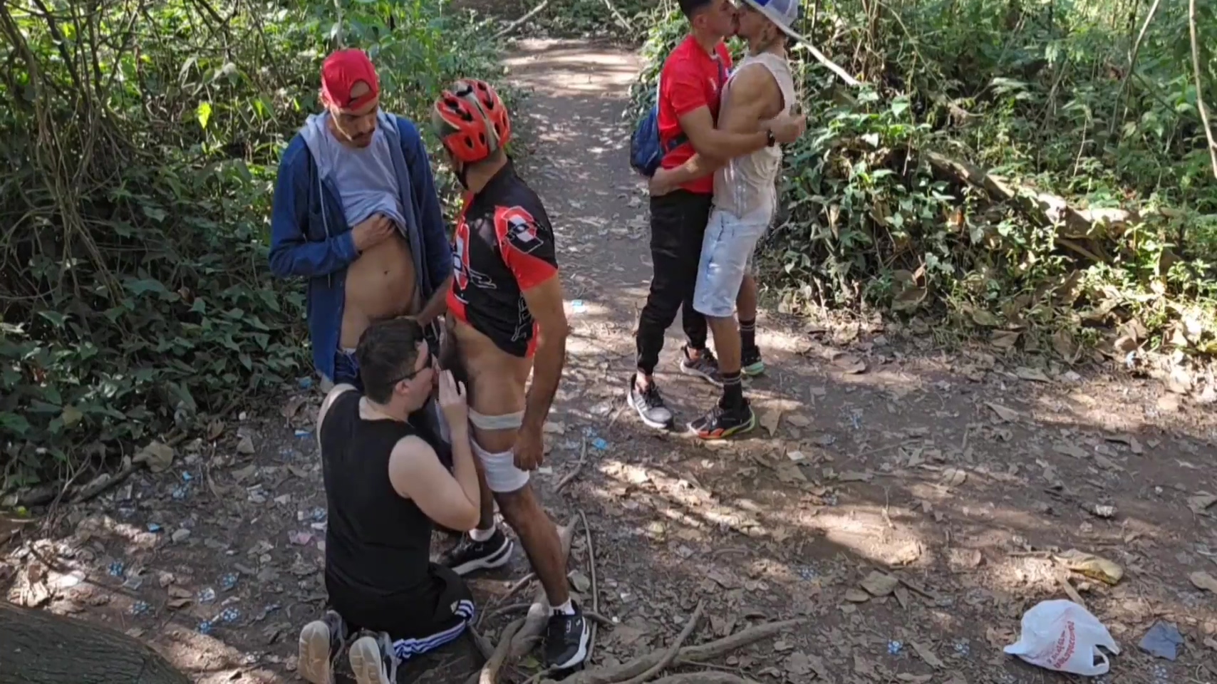 Luccas Melo And The Hunter Black In Ciclista Ve Varios Homens Se Pegando No Parque E Resolve Participar 10 Min
