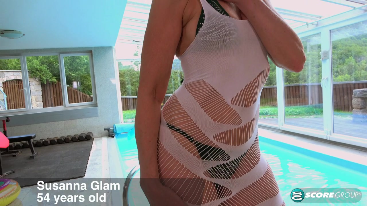 A Red-Hot 54-Year-Old's Tiny Bikini And Gaping Pussy Show