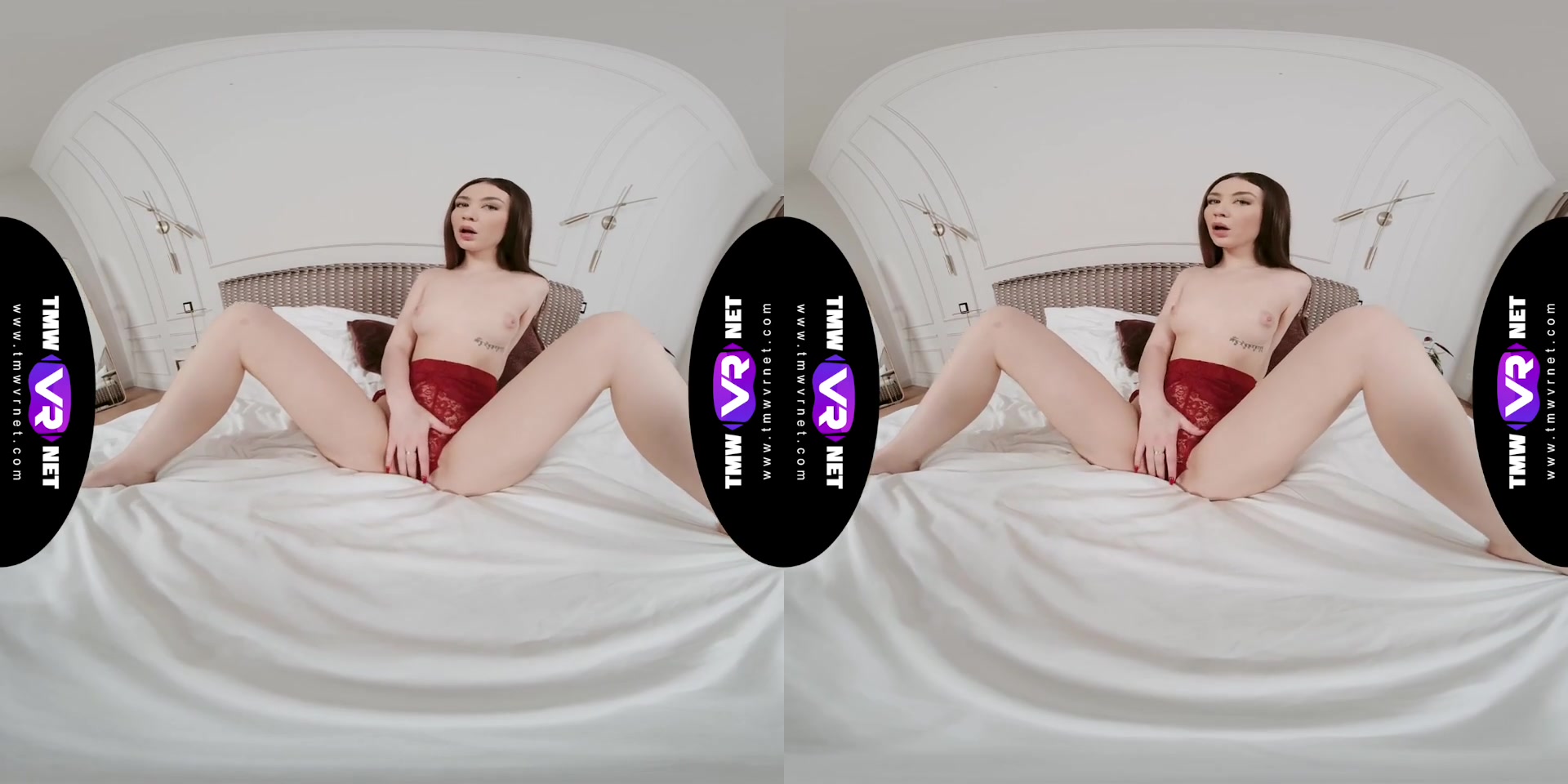 Vivian Grace in Lucky Truant Enjoys A Striptease - TmwVRnet