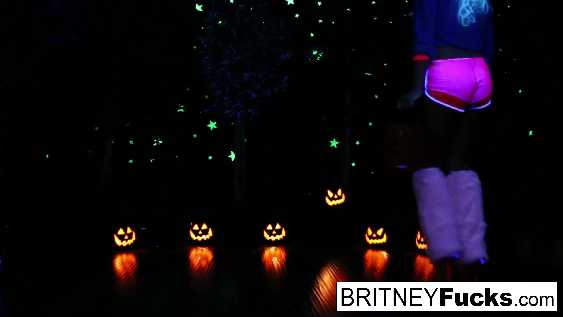 Britney Amber in 2 Hot Blondes Share Halloween Scare - BritneyAmber