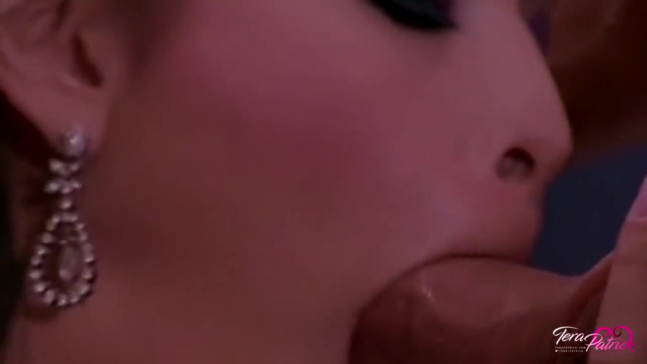 Tera Patrick - Vixenish Oriental Gets Hardcore Pussy And Mouth Fucking!