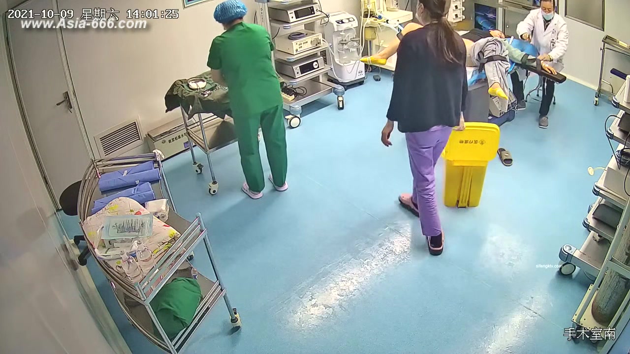 Peeping Hospital patient.13