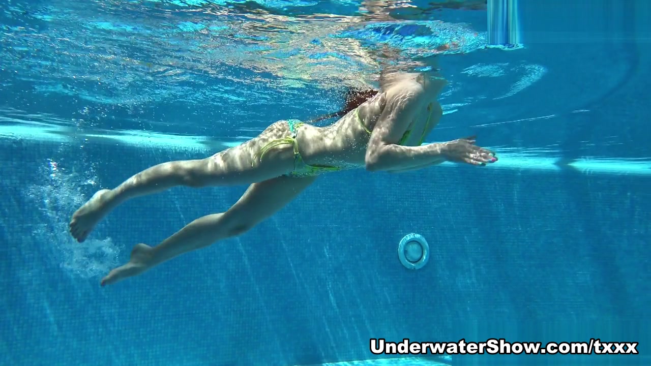 Nicole Pearl Video - UnderwaterShow