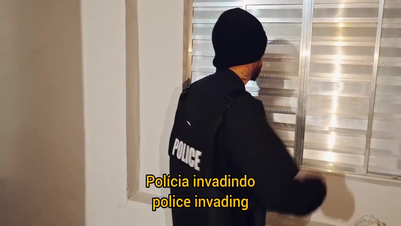 Corrupt Cop Offers Freedom In Exchange For Sex!