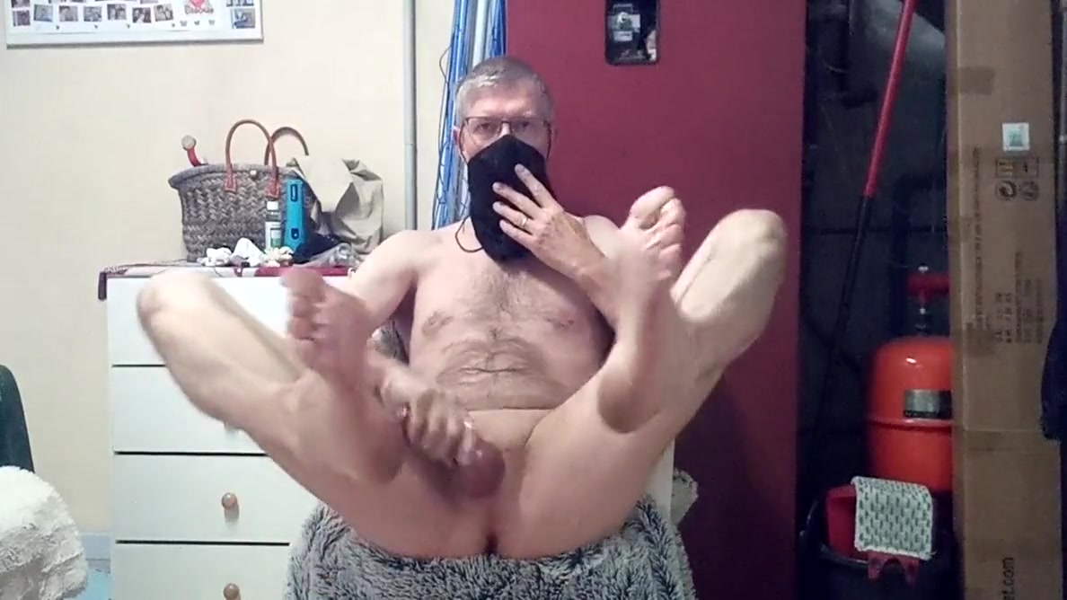 Feet Cum
