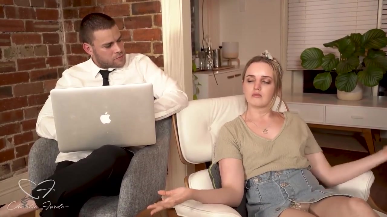 Charlie Forde - Seductive Banged By Her Therapist