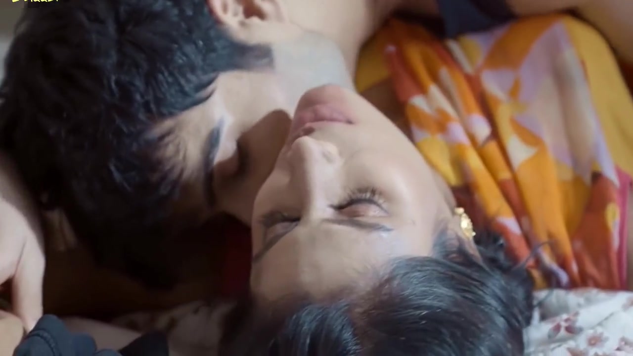 Desi Bhaabi Fucked By Boyfriend When Husband In Office 7 Min