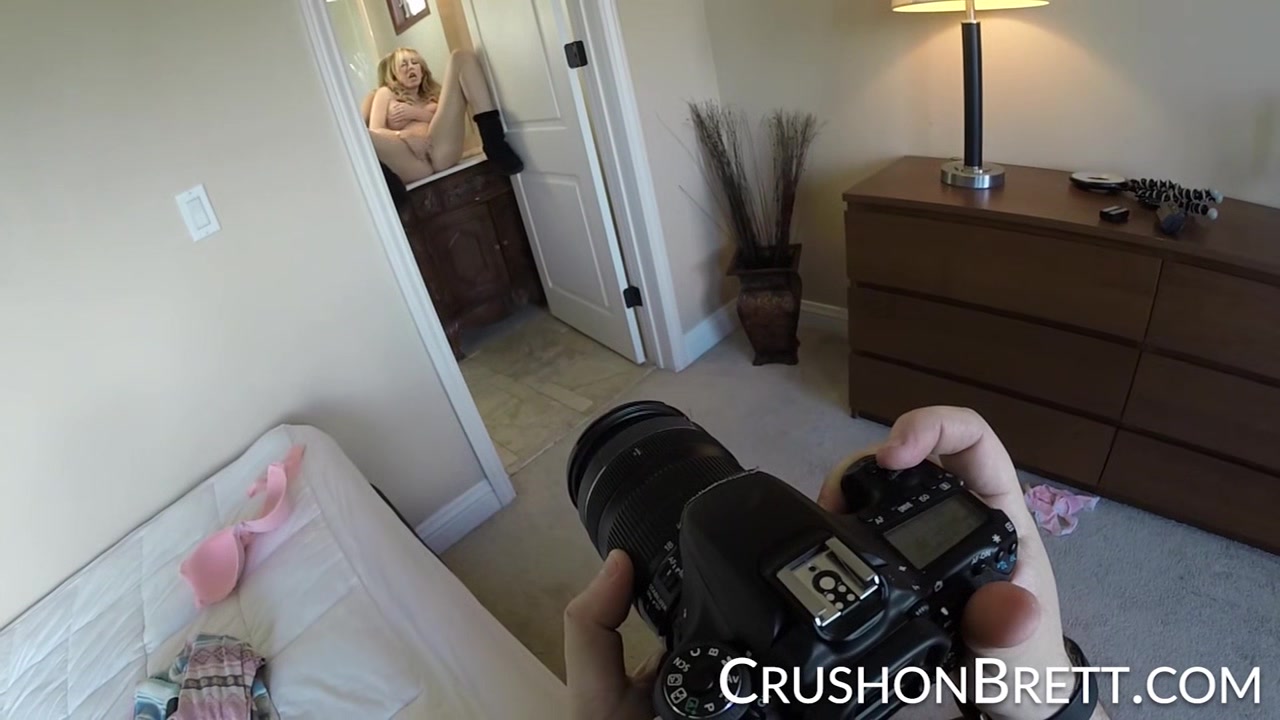 Brett Rossi - Brett Rossi Finger Fucking Herself On The Sink