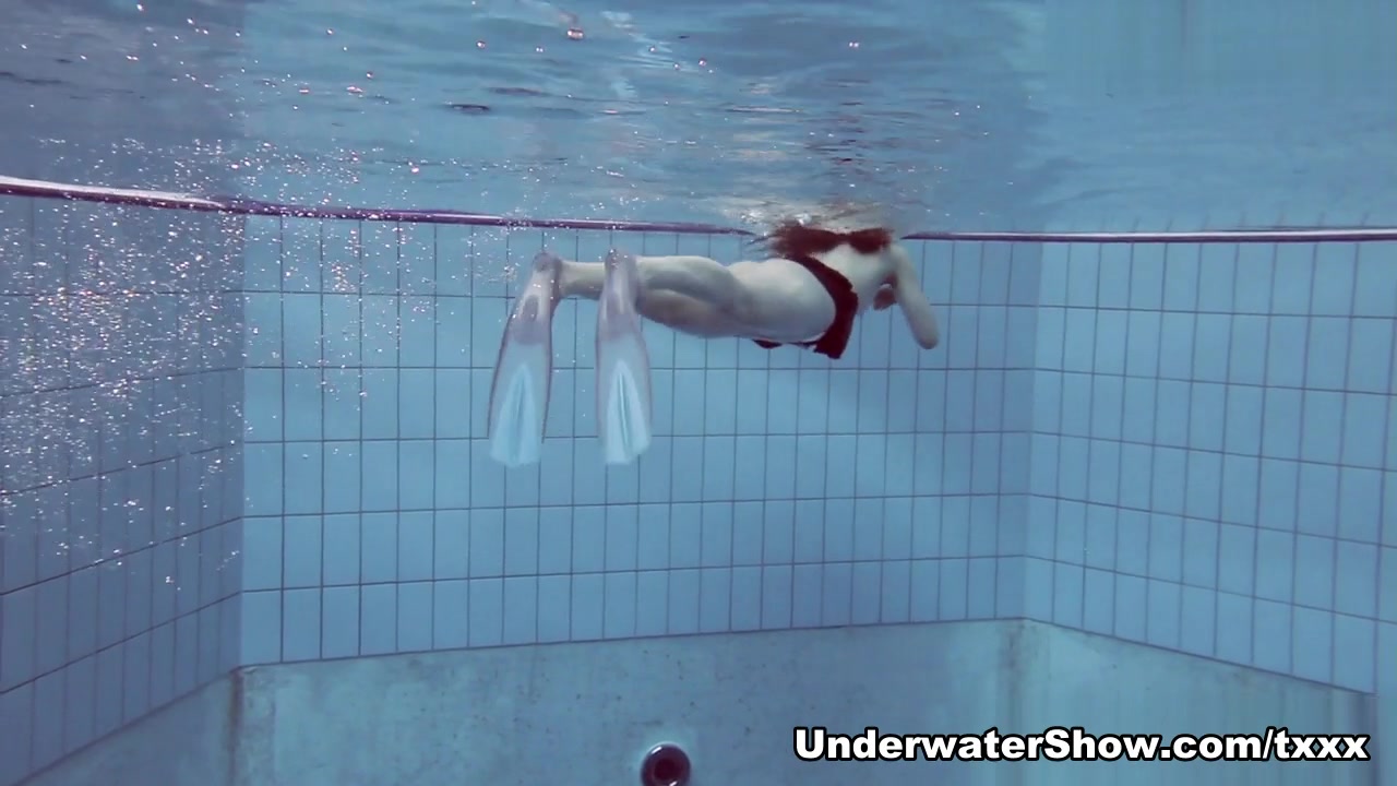 Roxolana Video - UnderwaterShow